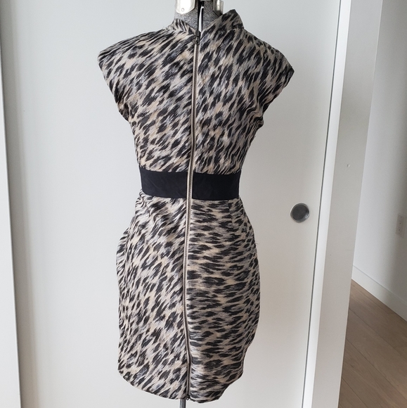 Yigal Azrouel Belted Dress in Size 0 - Picture 5 of 9